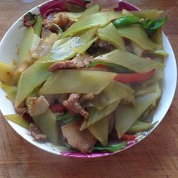 青笋炒肉的做法[图]