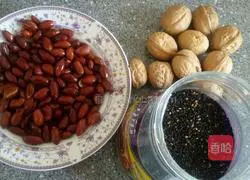 Illustration of how to make homemade black sesame yuanxiao 1