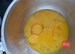 玛丽的戚风蛋糕的做法图解2