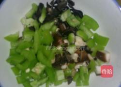 青椒炒馒头的做法图解1