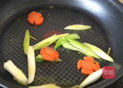 秋葵炒木耳的做法图解3