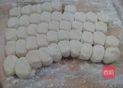 Illustration of how to make meat buns 2