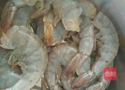 芝士鲜虾焗土豆泥的做法图解1