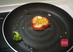 甜椒荷包蛋的做法图解3