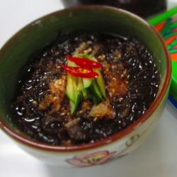 沖绳糖醋辣拌水云的做法[图]