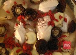 山药枸杞鸡汤的做法图解3