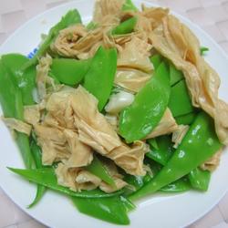 豆皮炒大荷兰豆的做法[图]