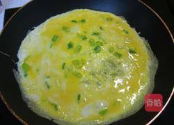 香肠海苔蛋卷的做法图解3