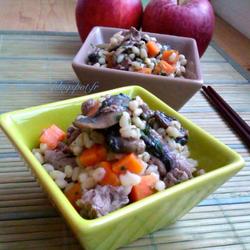 洋菇牛肉薏仁饭的做法[图]