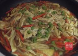 素菜榨菜烧豆皮的做法图解2
