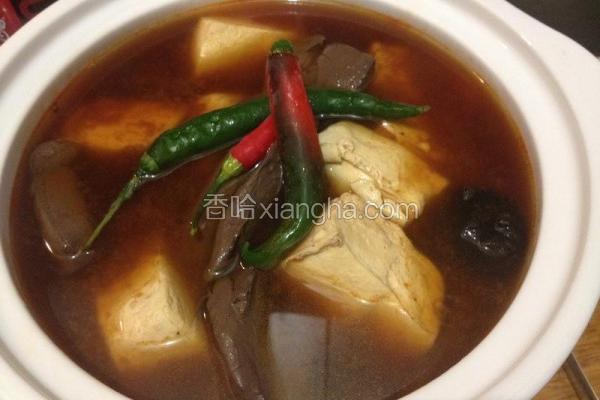 麻辣鸭血臭豆腐