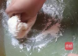 意式鱼肠比萨的做法图解1