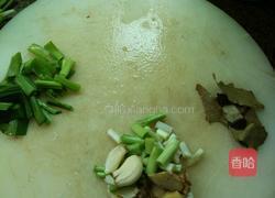 淮山焖五花肉的做法图解1