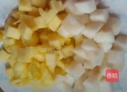 酒酿水果甜汤。的做法图解2