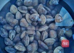 辣炒黄蚬的做法图解1