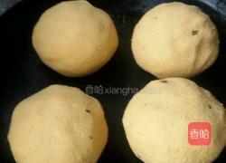 玉米面菜团子。的做法图解9