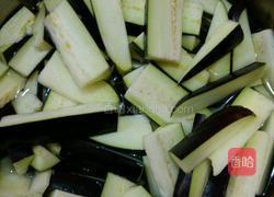香辣肉末茄子的做法图解2