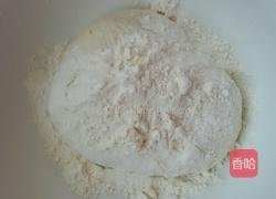 韭菜海鲜包子。的做法图解6