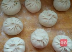 韭菜海鲜包子。的做法图解9