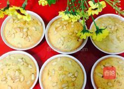 香蕉鲜奶玛芬蛋糕的做法图解3