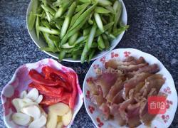 芦笋炒腊肉的做法图解1