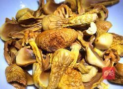 茸翅骨丸的做法图解2