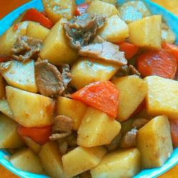 土豆胡萝卜烧肉的做法[图]