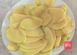 清蒸香肠土豆片的做法图解2