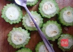 胡萝卜瘦肉酿苦瓜的做法图解3