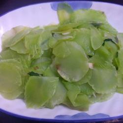 蒜蓉莴苣的做法[图]