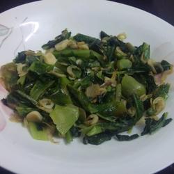 河虾皮炒莴苣叶的做法[图]