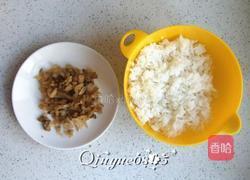 腊肠苦瓜炒米饭的做法图解3