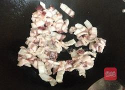 五花腩肉炒青椒的做法图解1