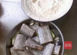 豆瓣酱烧带鱼的做法图解1