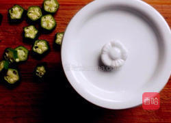 秋葵蛋羮的做法图解2