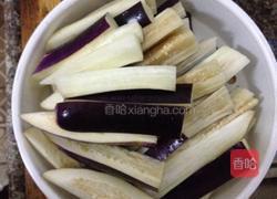 咸鱼茄子煲的做法图解2