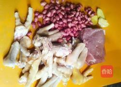 花生凤爪汤的做法图解1