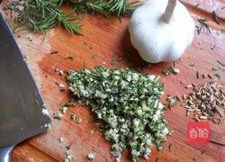 迷迭香烤小羊排的做法图解2