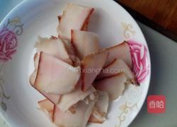 川味腊肉土豆片的做法图解1