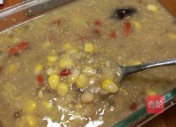 五谷甜玉米粥的做法图解2
