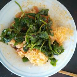 芹菜爱上银耳的做法[图]
