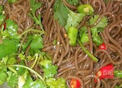 凉拌蕨根粉的做法图解3