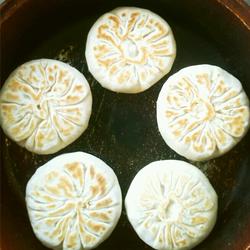 青椒茄子腊肠饼的做法[图]