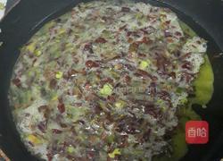 香椿芽煎鸡蛋的做法图解5