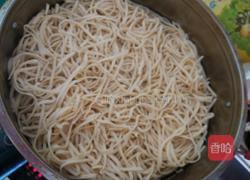 鸡腿焖面的做法图解3