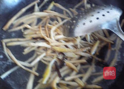 黄花菜木耳炒肉的做法图解5