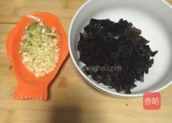 香菇肉沫酱面的做法图解1