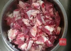 砂锅牛肉汤。的做法图解3