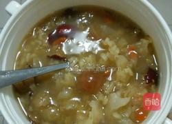 红枣桂圆银耳苟杞粥的做法图解6