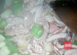 辣酱鱿鱼的做法图解3